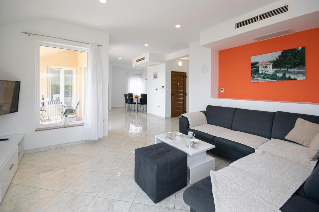 Villa Laura Makarska Buitenkant foto